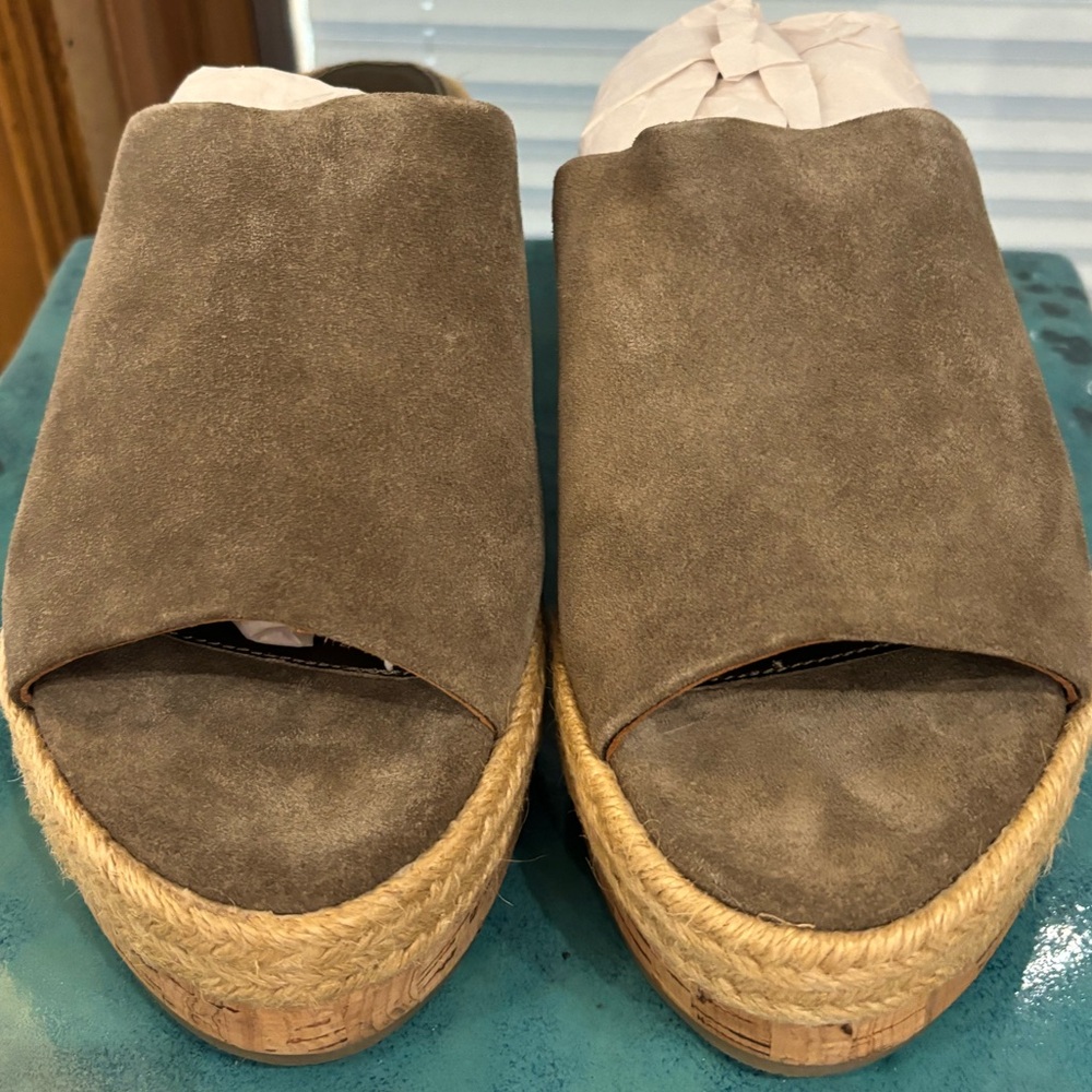 Spell Suede Platform Sandals - Picture 4 of 14
